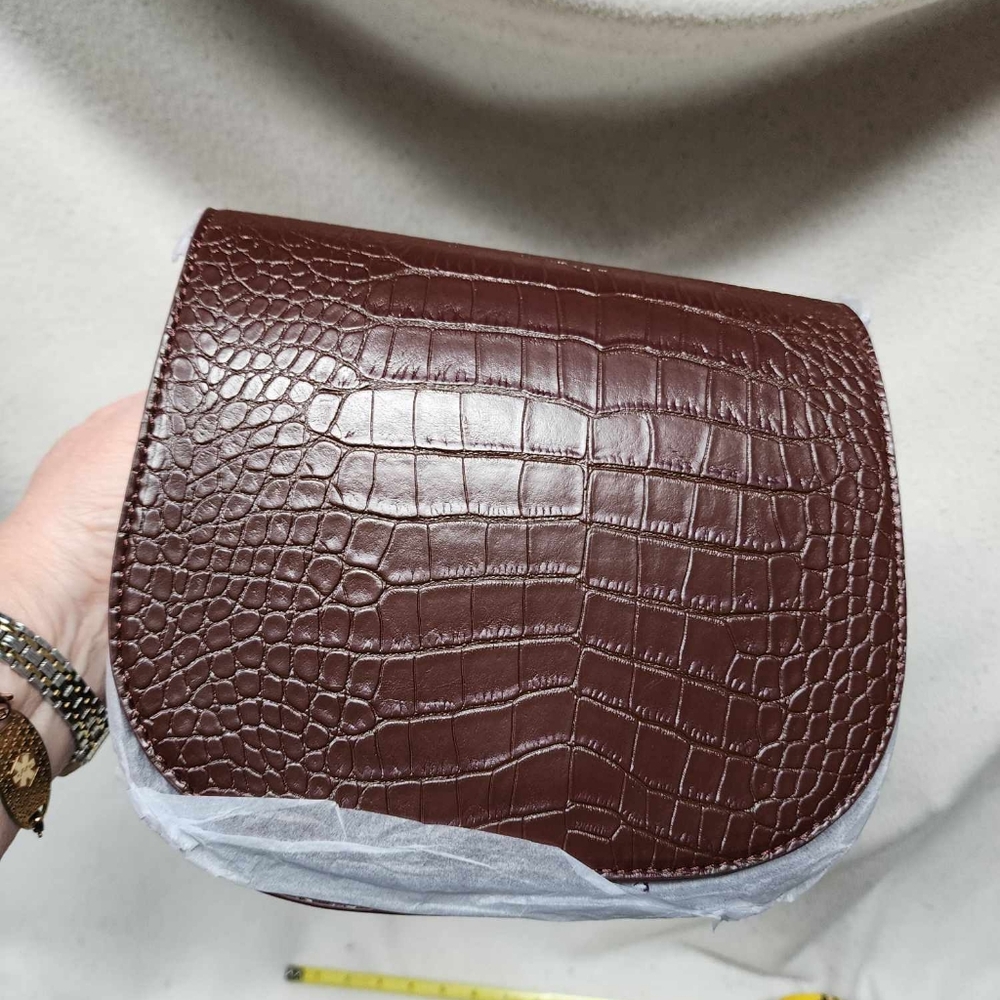 NWT Peek of chic chocolate brown crossbody bag